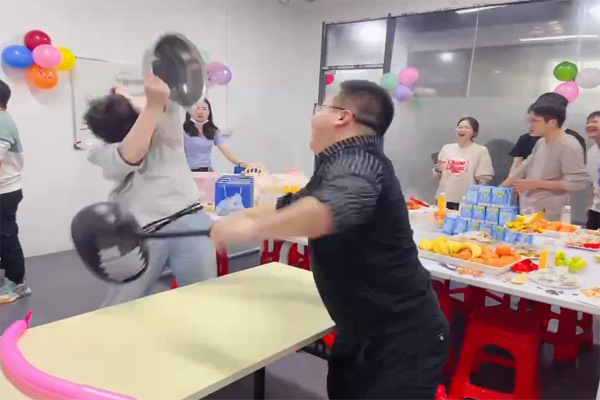 恒誠偉業uv打印機廠家三月生日會